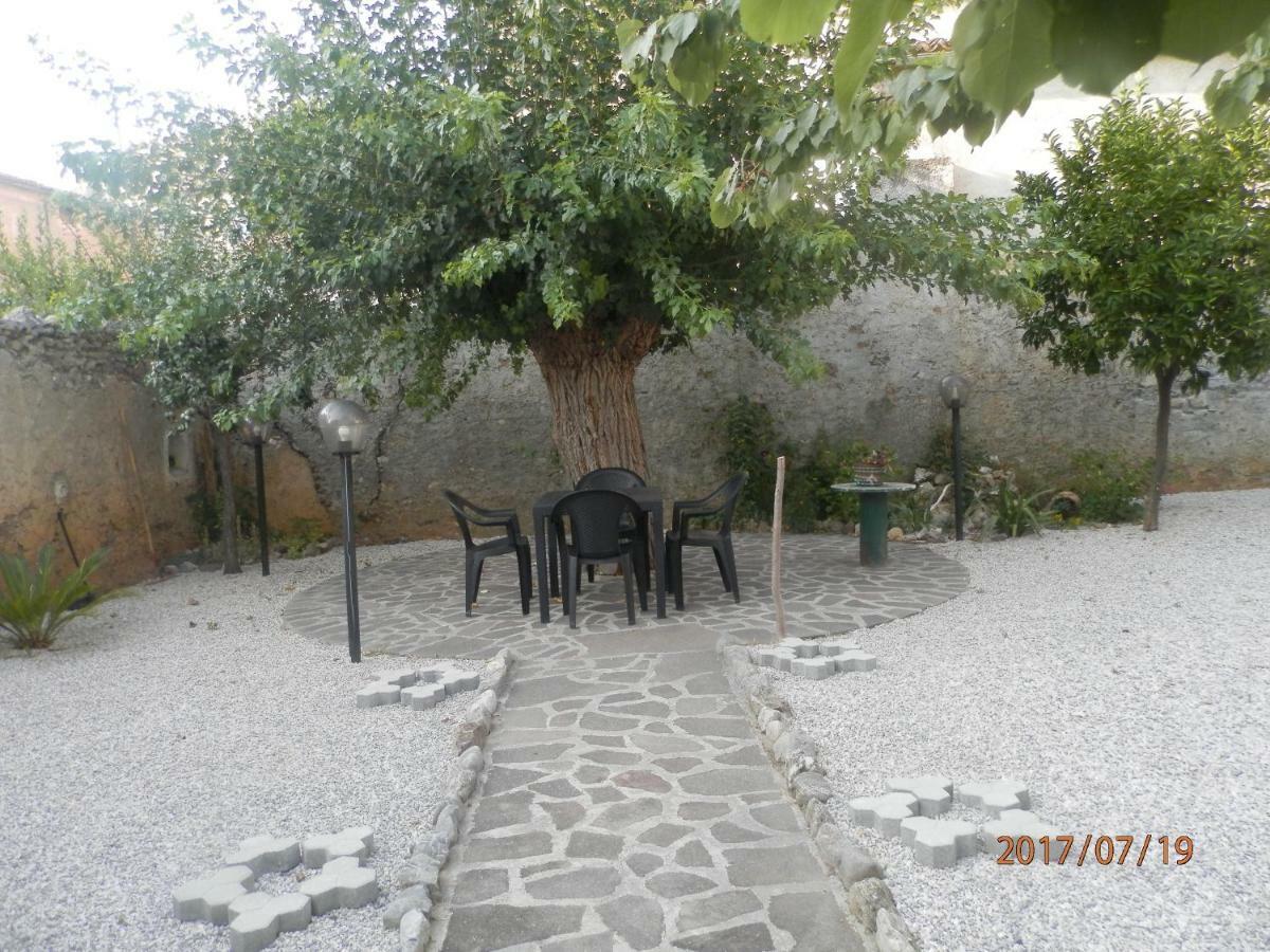 B&B Palazzo L'Occaso Castrovillari Eksteriør billede